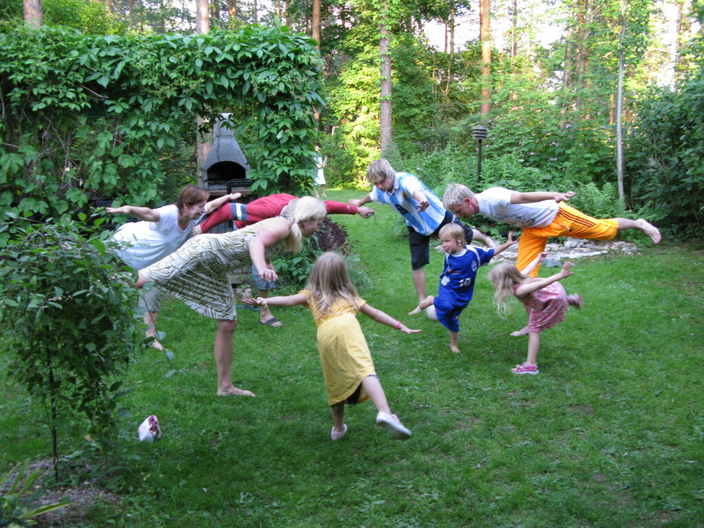 Otoksia pikkuväestä 23